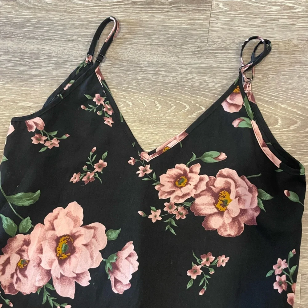 (4/$25)💕 Floral blouse, Shein - Picture 3 of 3